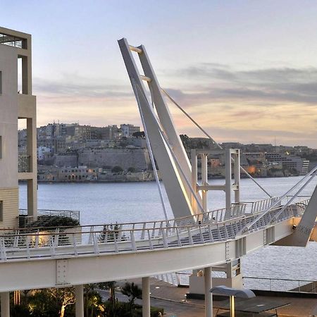 Seafront Lux Apart Inc Pool, Upmarket Area 슬리에마 외부 사진