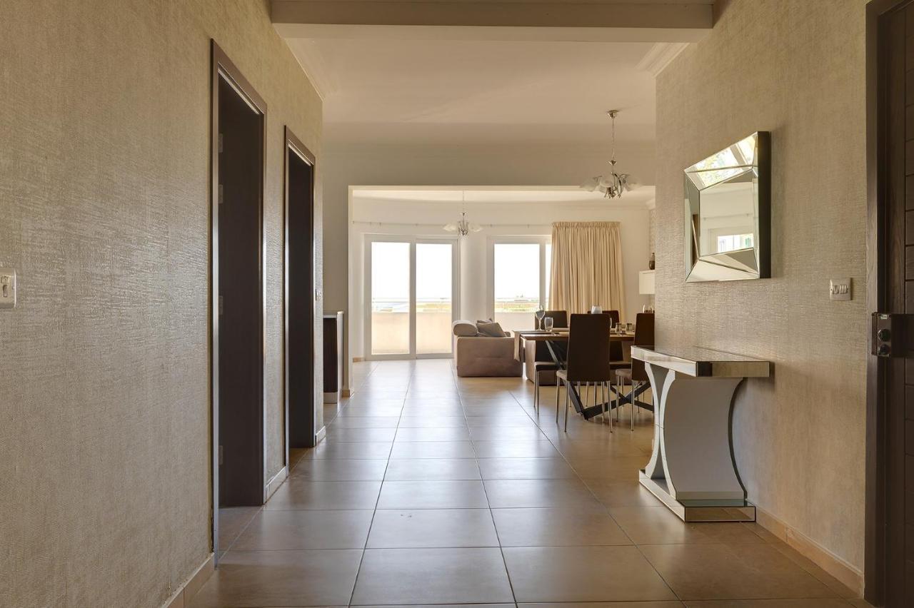 Seafront Lux Apart Inc Pool, Upmarket Area 슬리에마 외부 사진
