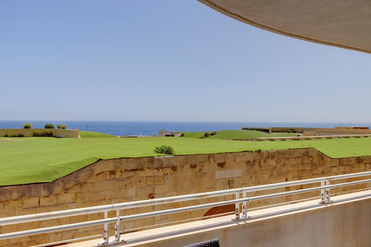 Seafront Lux Apart Inc Pool, Upmarket Area 슬리에마 외부 사진