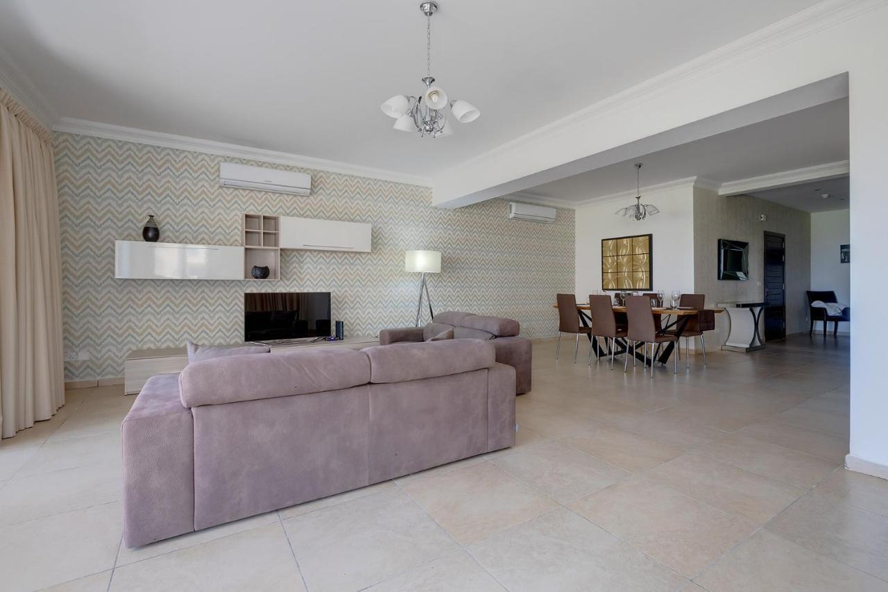Seafront Lux Apart Inc Pool, Upmarket Area 슬리에마 외부 사진