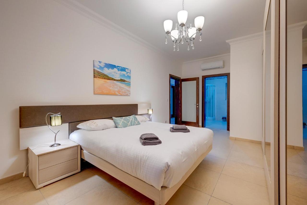 Seafront Lux Apart Inc Pool, Upmarket Area 슬리에마 외부 사진