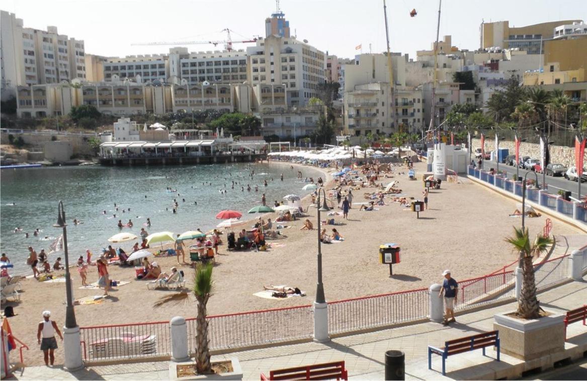 Seafront Lux Apart Inc Pool, Upmarket Area 슬리에마 외부 사진